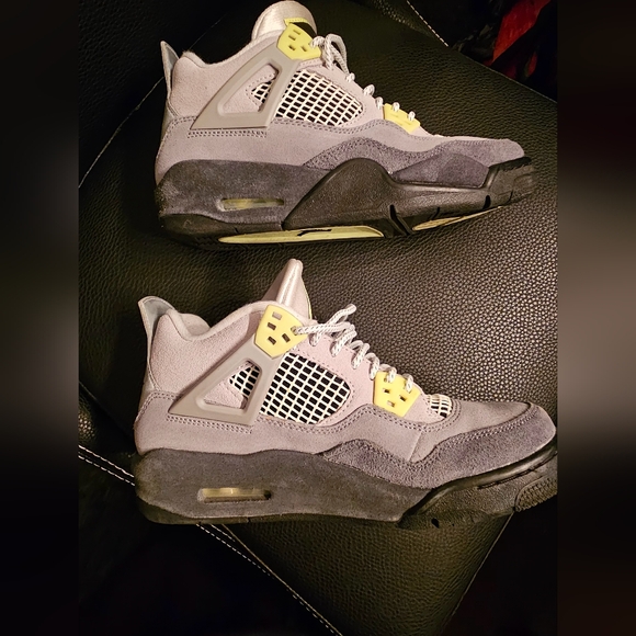 Jordan 4 Retro Mid Neon 95 Size 37.5 - Picture 3 of 10